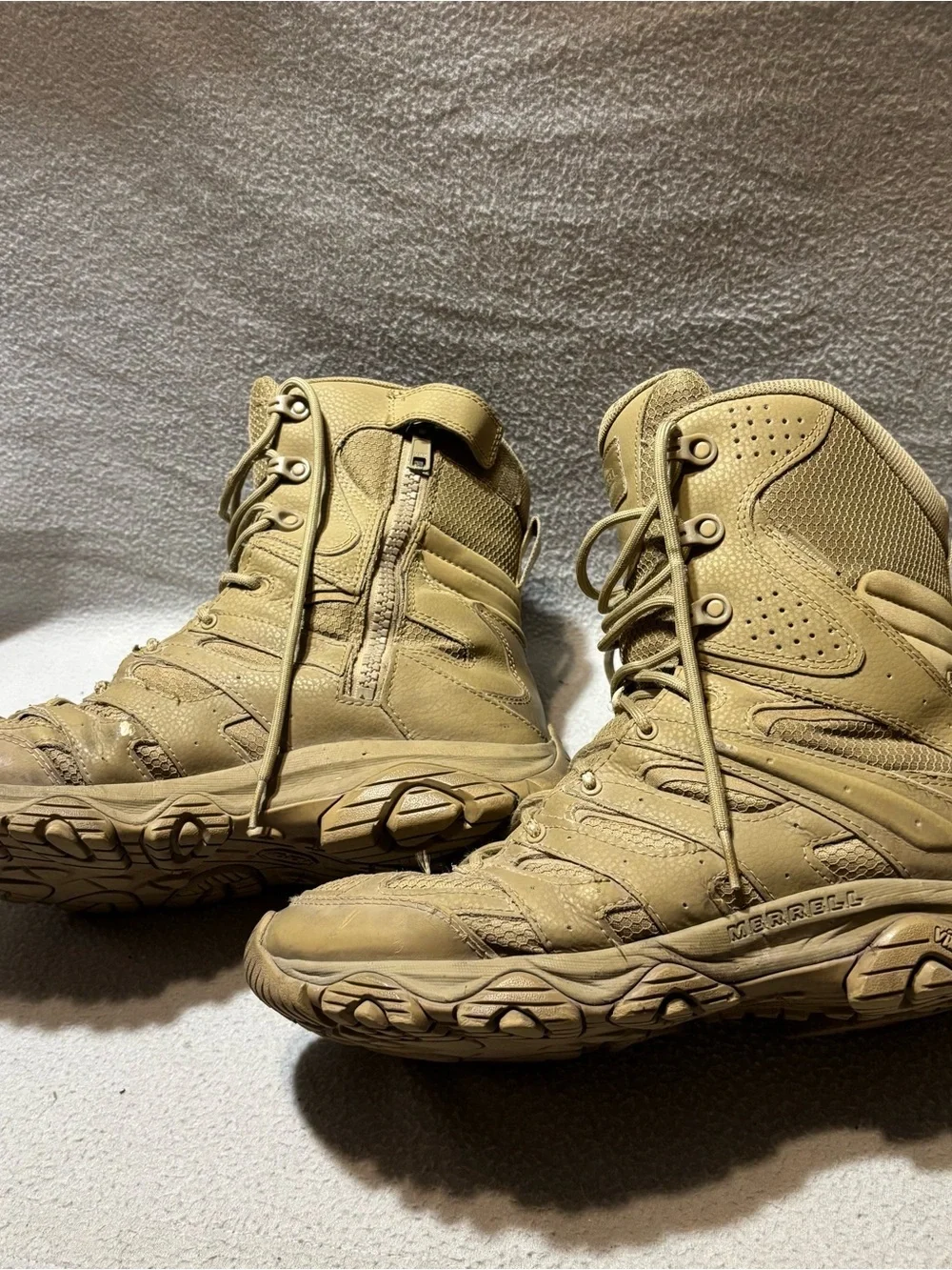 Merrell Men’s Beige Tactical Boots Size 11 Side Zipper and Lace Up